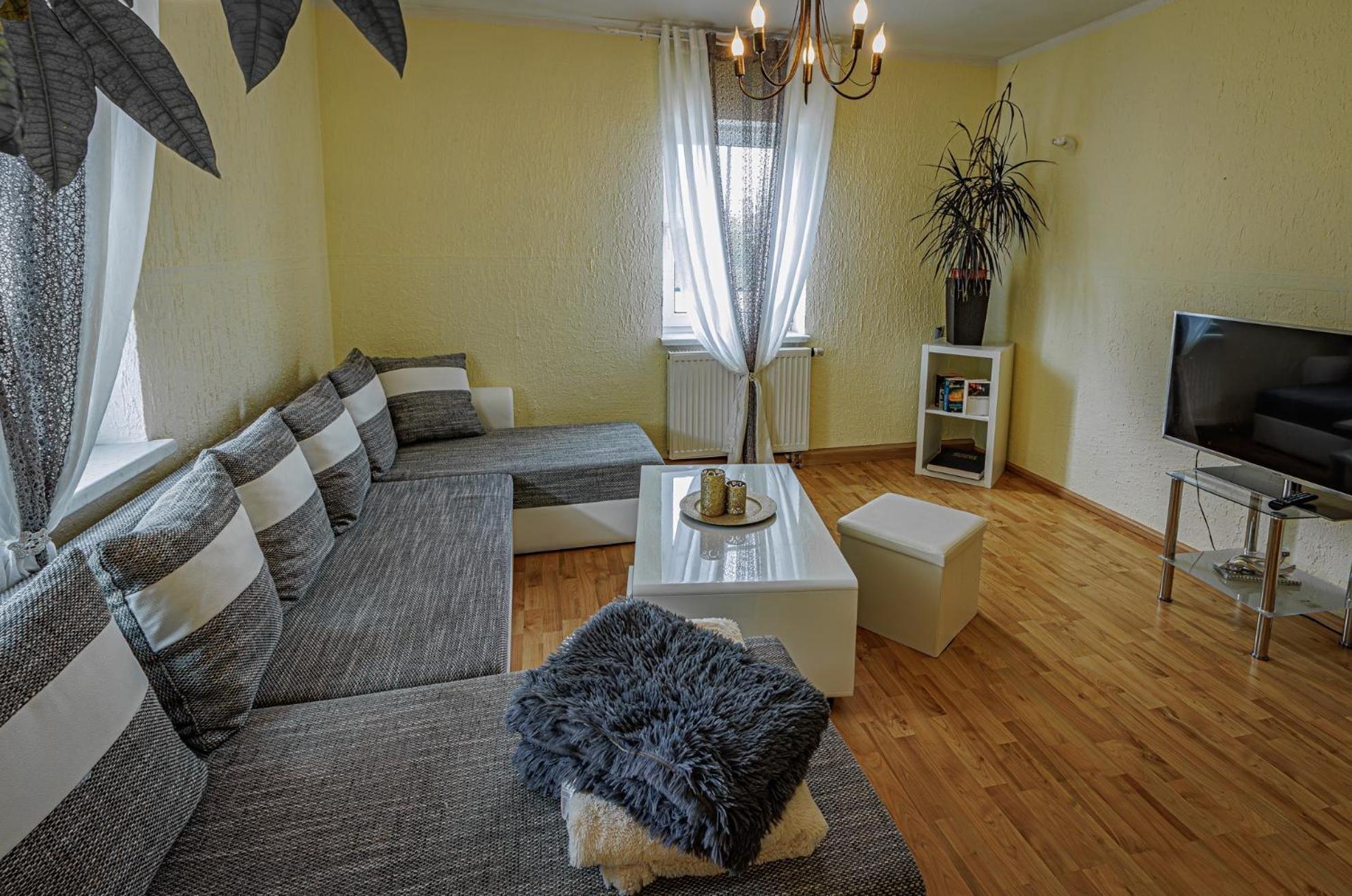 Wohnen Ueber Einem Mediterranen Restaurant,Apartment 2 Oder 3 Lipsia Esterno foto
